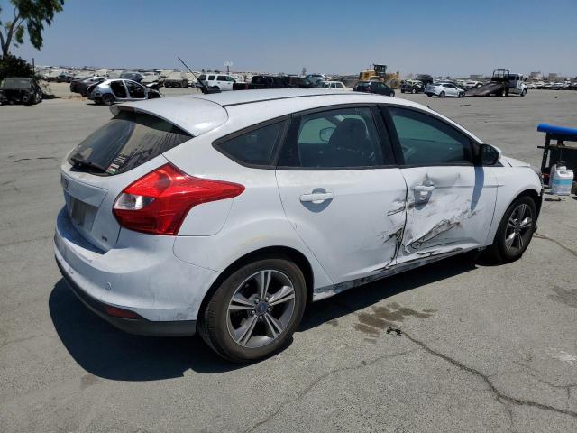 Hatchbacks FORD FOCUS 2014 Biały