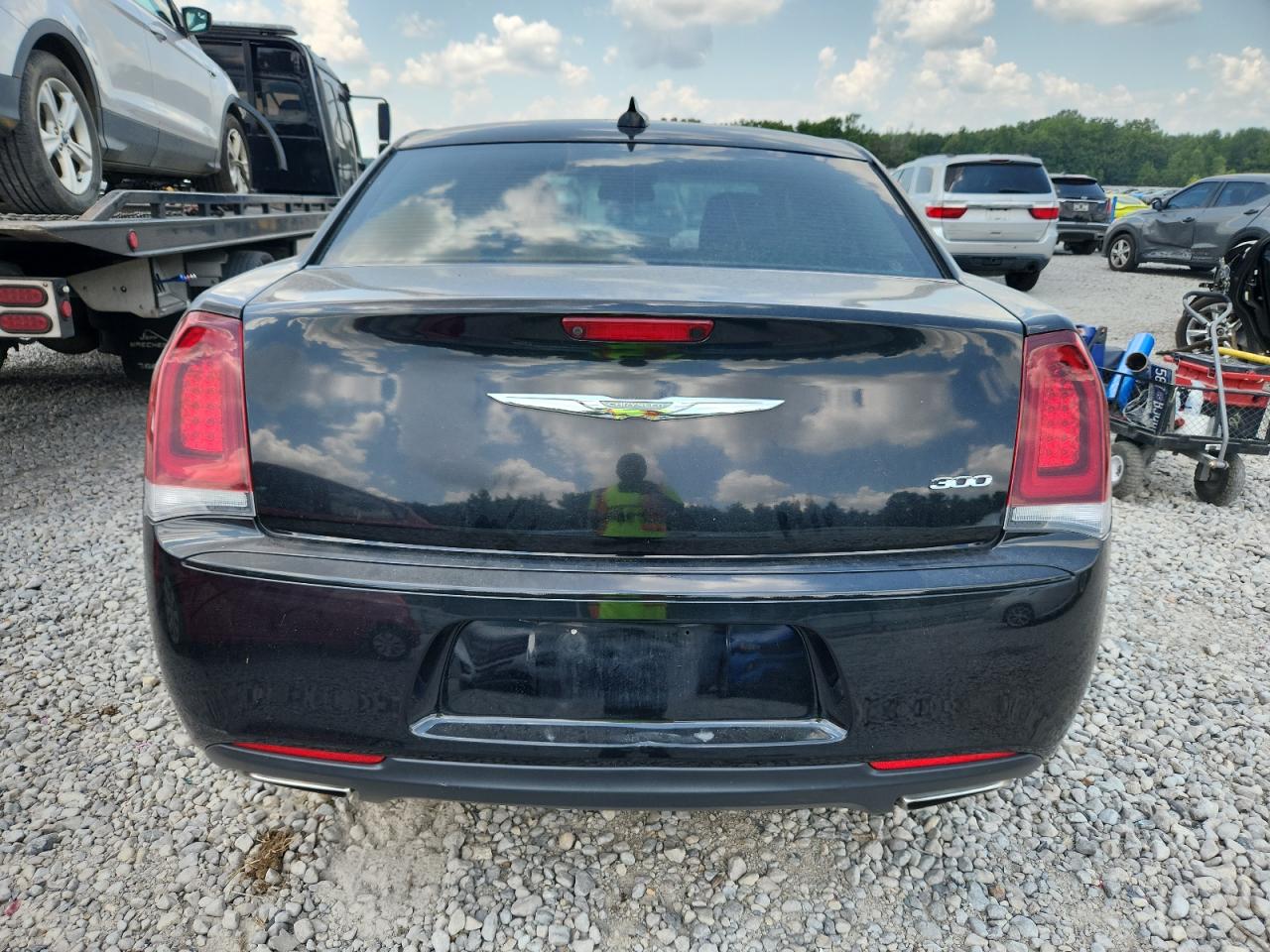 2019 Chrysler 300 Touring VIN: 2C3CCAAG0KH690762 Lot: 66814975