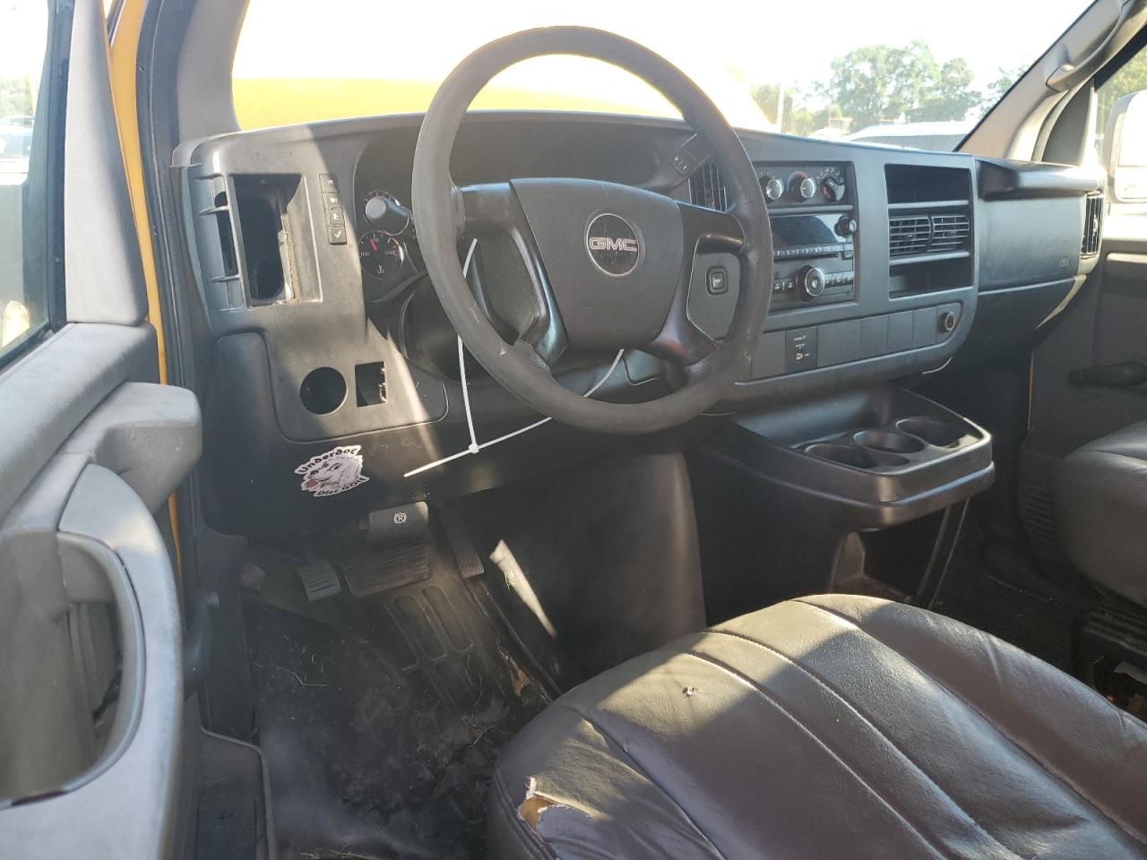 2010 GMC Savana G3500 VIN: 1GT2GUBA0A1901267 Lot: 63835845