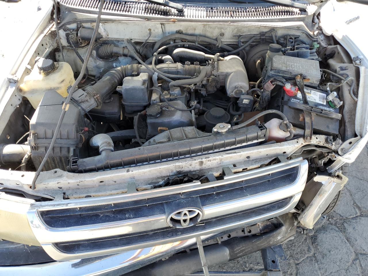 2000 Toyota Tacoma Xtracab VIN: 4TAVL52N0YZ591033 Lot: 63867695