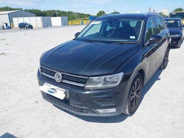 VOLKSWAGEN TIGUAN SE 2016
