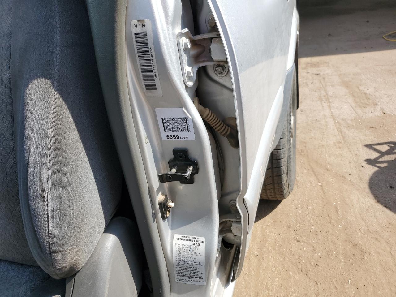 2001 Isuzu Rodeo S VIN: 4S2DM58W914314305 Lot: 62996225