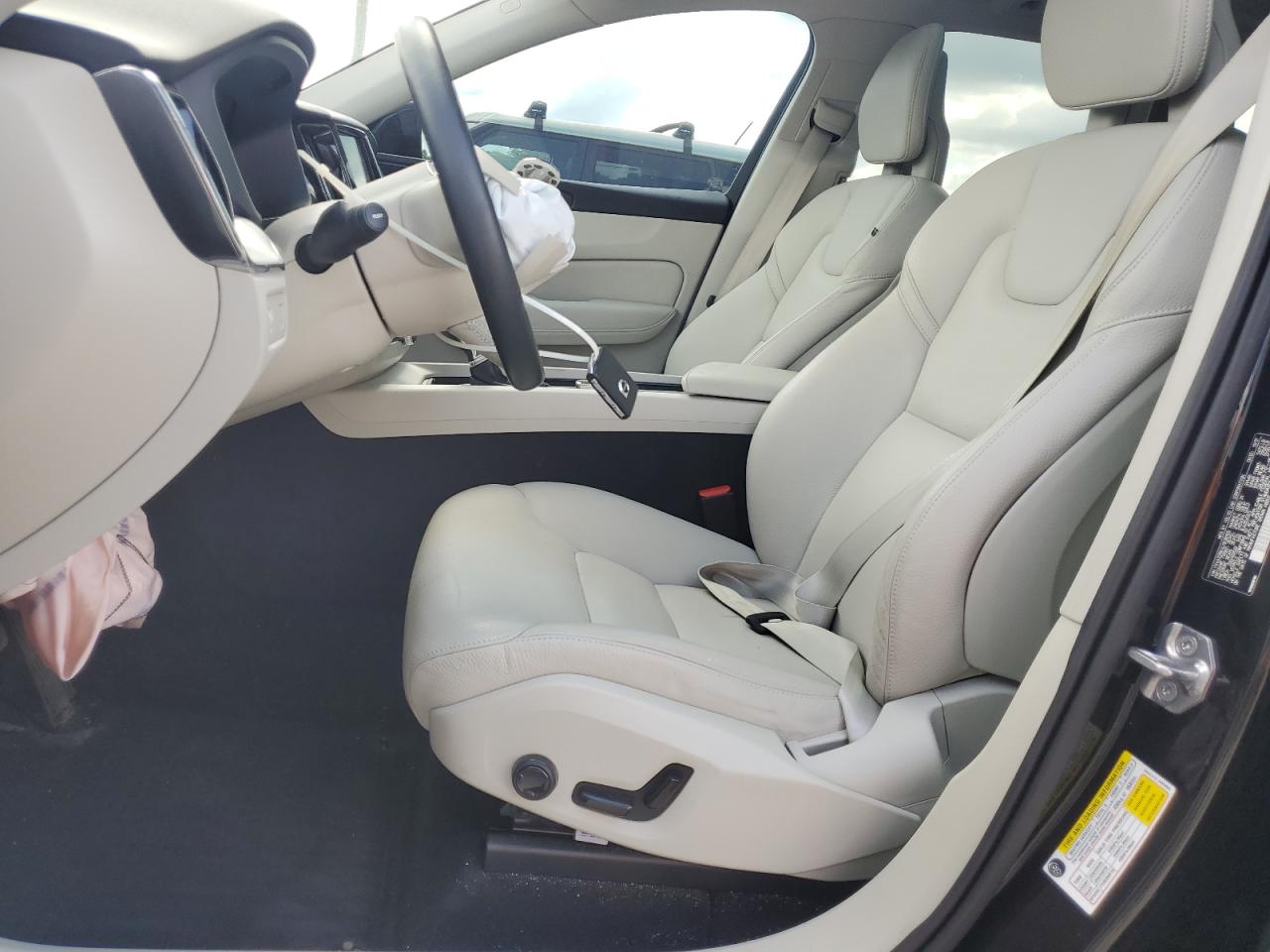 2018 Volvo Xc60 T6 Momentum VIN: YV4A22RKXJ1039105 Lot: 65590055