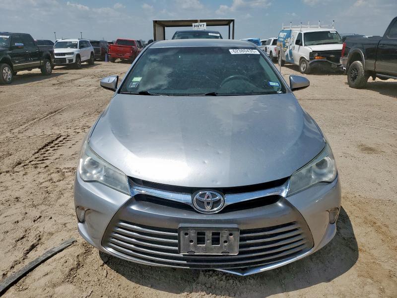 Седаны TOYOTA CAMRY 2016 Серебристый