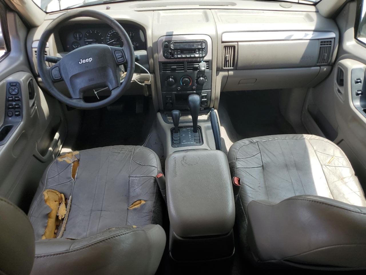 2004 Jeep Grand Cherokee Laredo VIN: 1J8GW48NX4C379140 Lot: 65070305