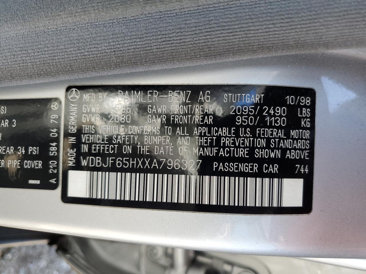 1999 Mercedes-Benz E 320 VIN: WDBJF65HXXA796327 Lot: 64125305