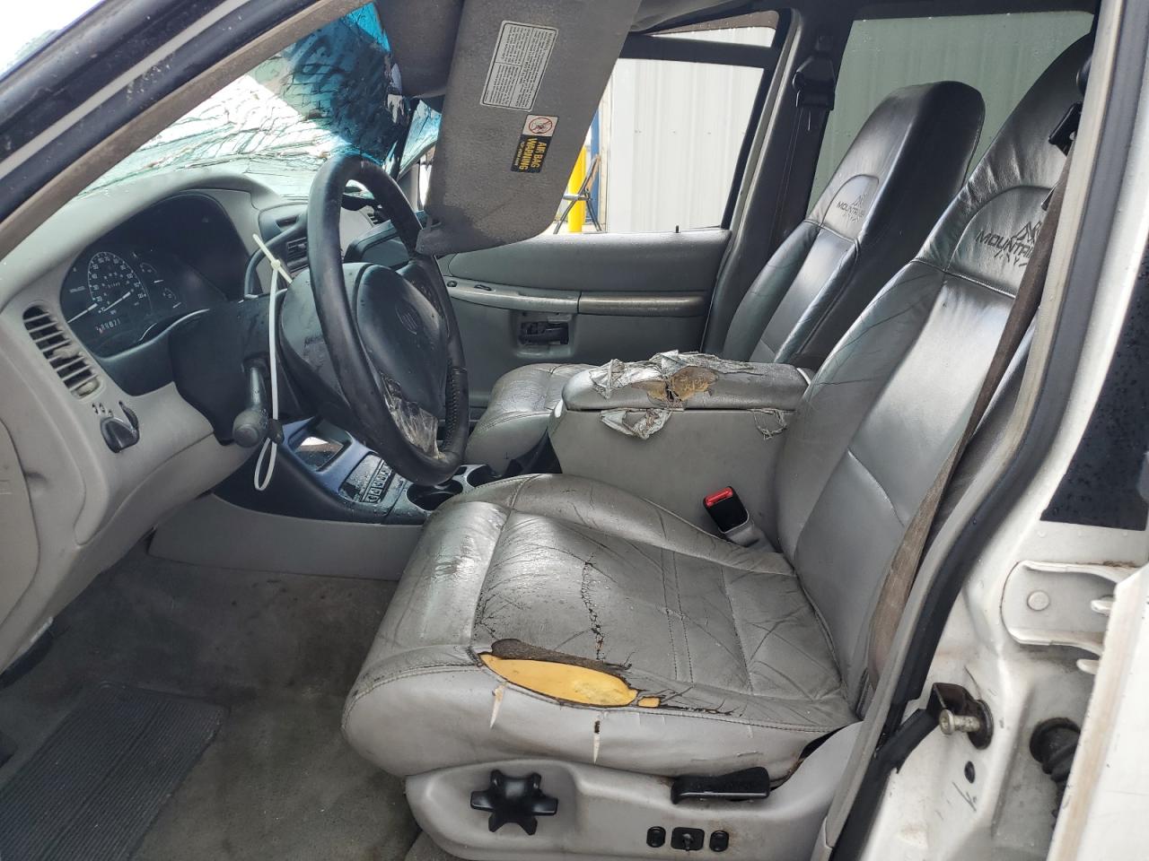 2000 Mercury Mountaineer VIN: 4M2ZU66P0YUJ02318 Lot: 64390315