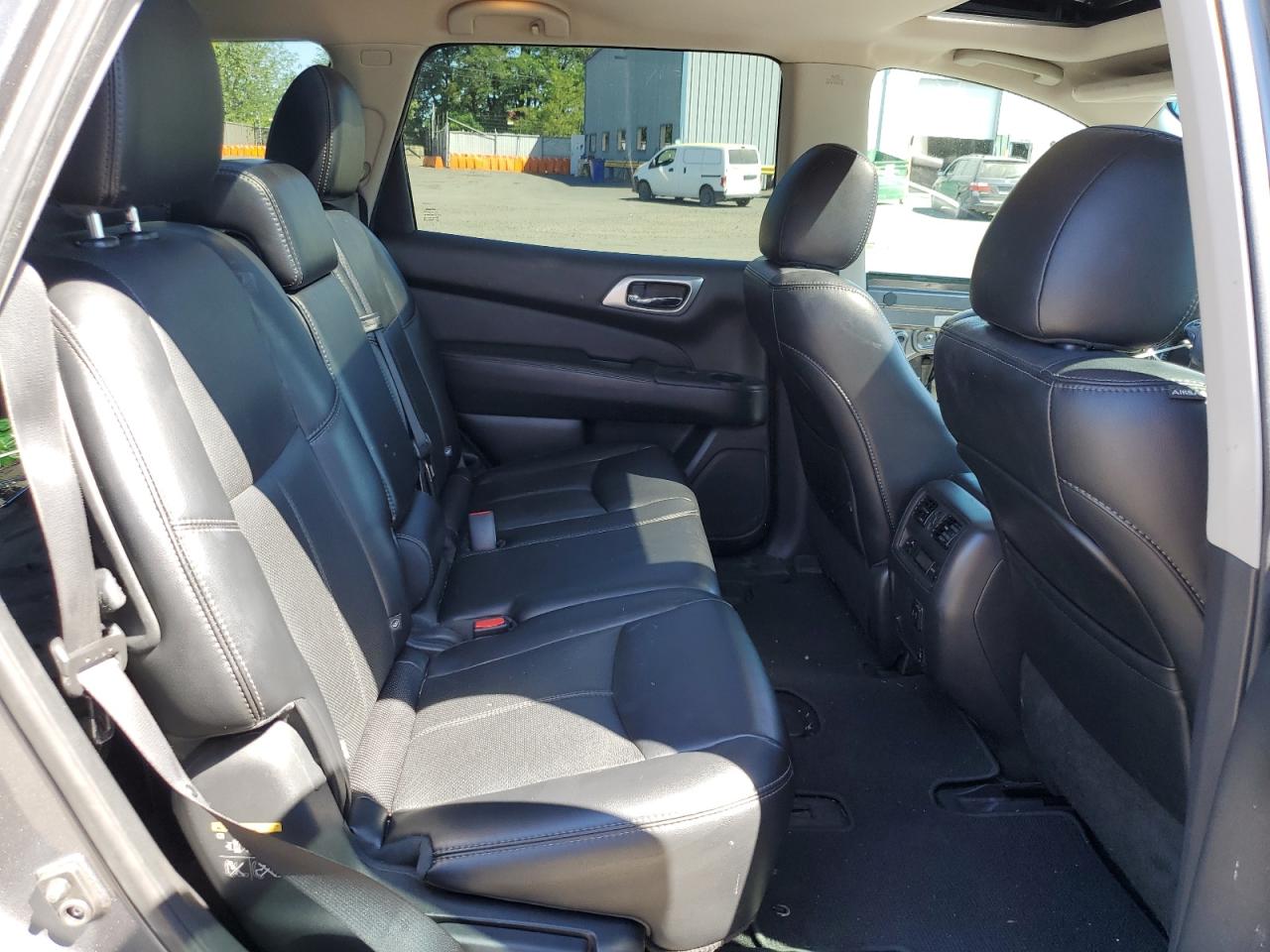2015 Nissan Pathfinder S VIN: 5N1AR2MM9FC669230 Lot: 64023735