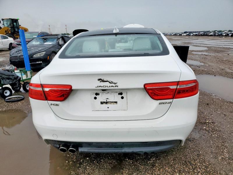 Седаны JAGUAR XE 2017 Белы
