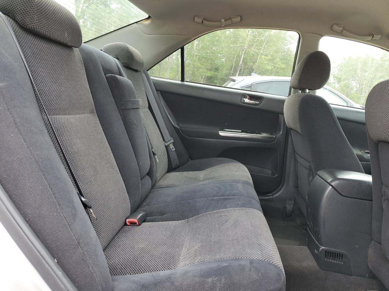 2004 Toyota Camry Le VIN: 4T1BE32K04U812094 Lot: 64277005