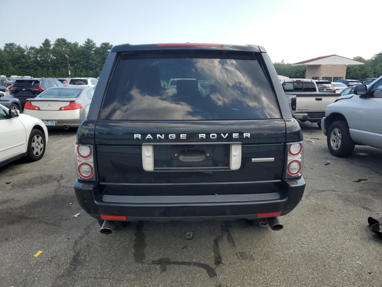 2011 Land Rover Range Rover Hse Luxury VIN: SALMF1E40BA353121 Lot: 63082295