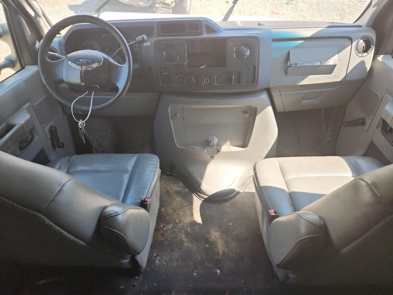 2011 Ford Econoline E350 Super Duty Van VIN: 1FTSE3EL8BDB11826 Lot: 62511405