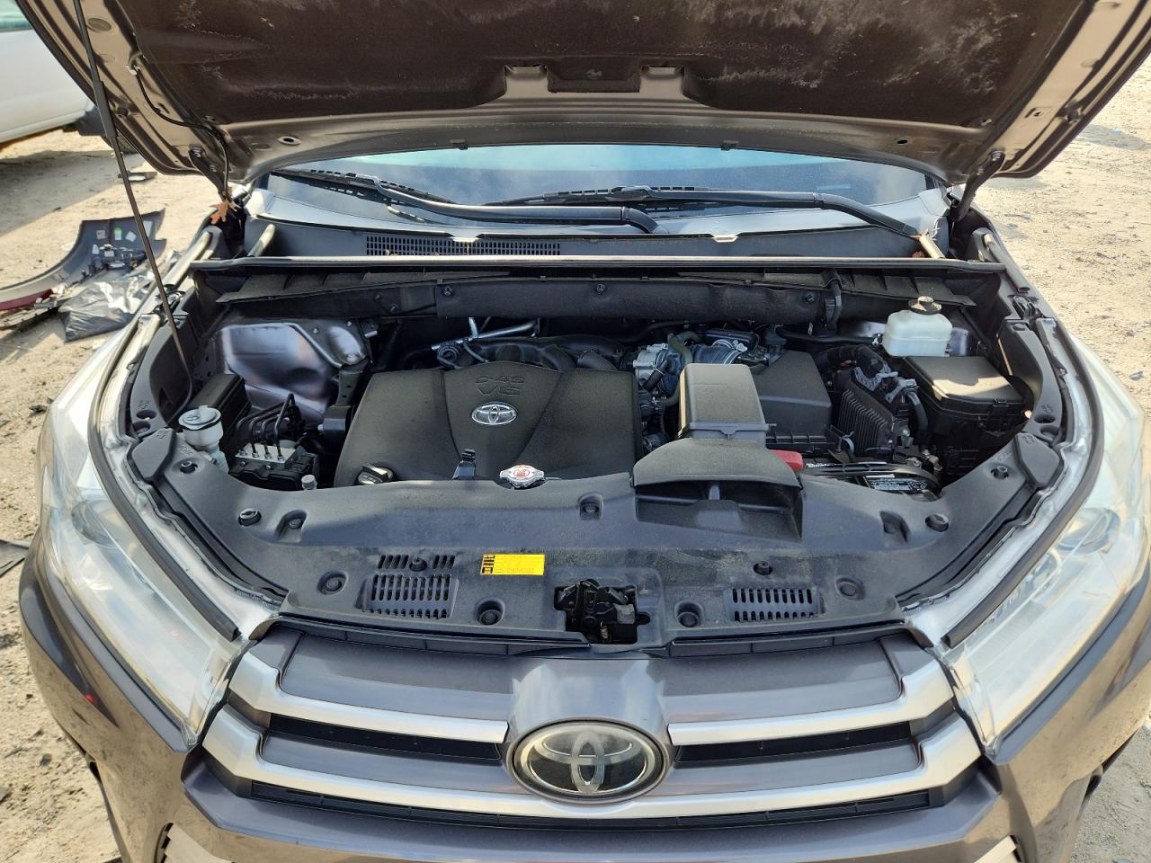 2019 Toyota Highlander Se VIN: 5TDJZRFHXKS570020 Lot: 65187475