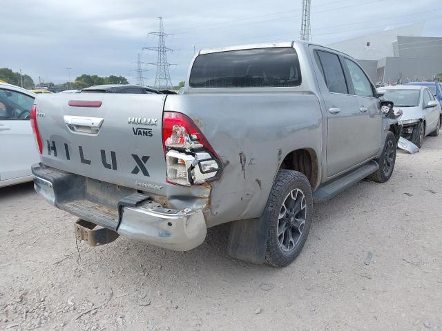 2018 TOYOTA HILUX INVI