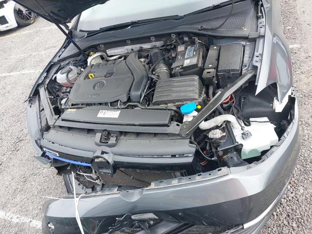 2018 VOLKSWAGEN GOLF SE NA