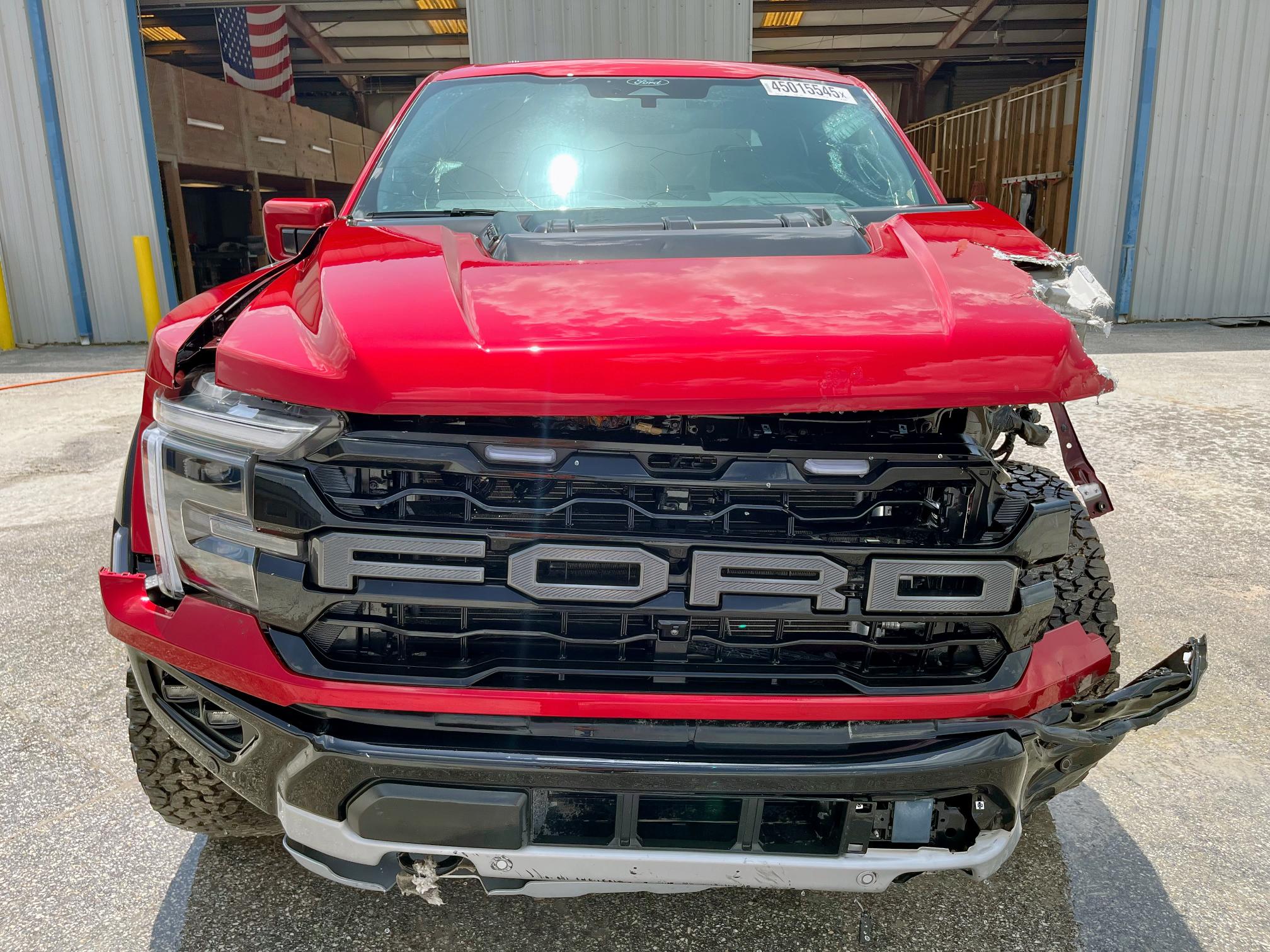  FORD F150 2024 Красный