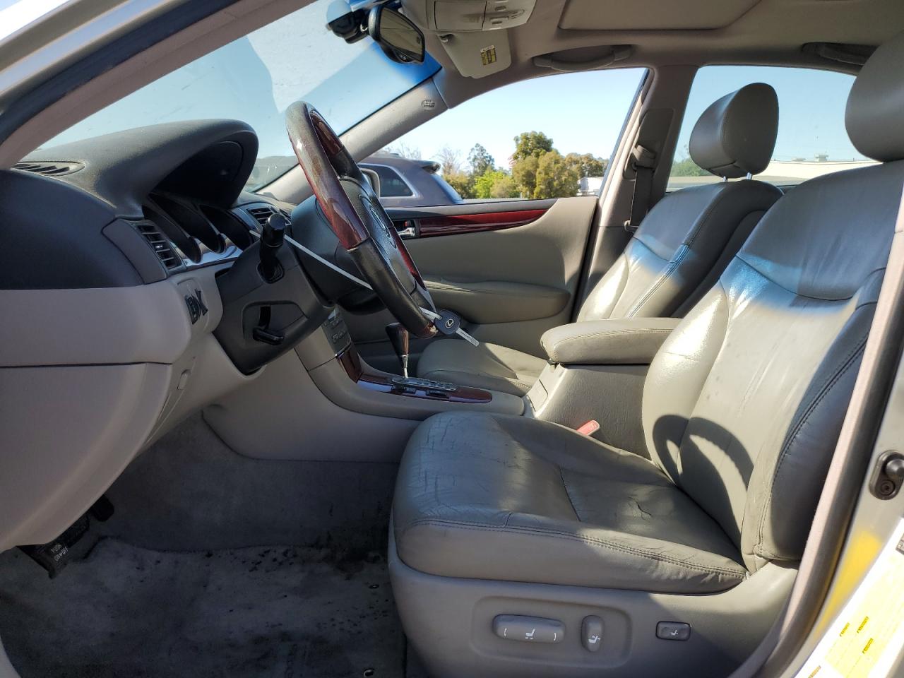 2004 Lexus Es 330 VIN: JTHBA30G945000137 Lot: 63846205