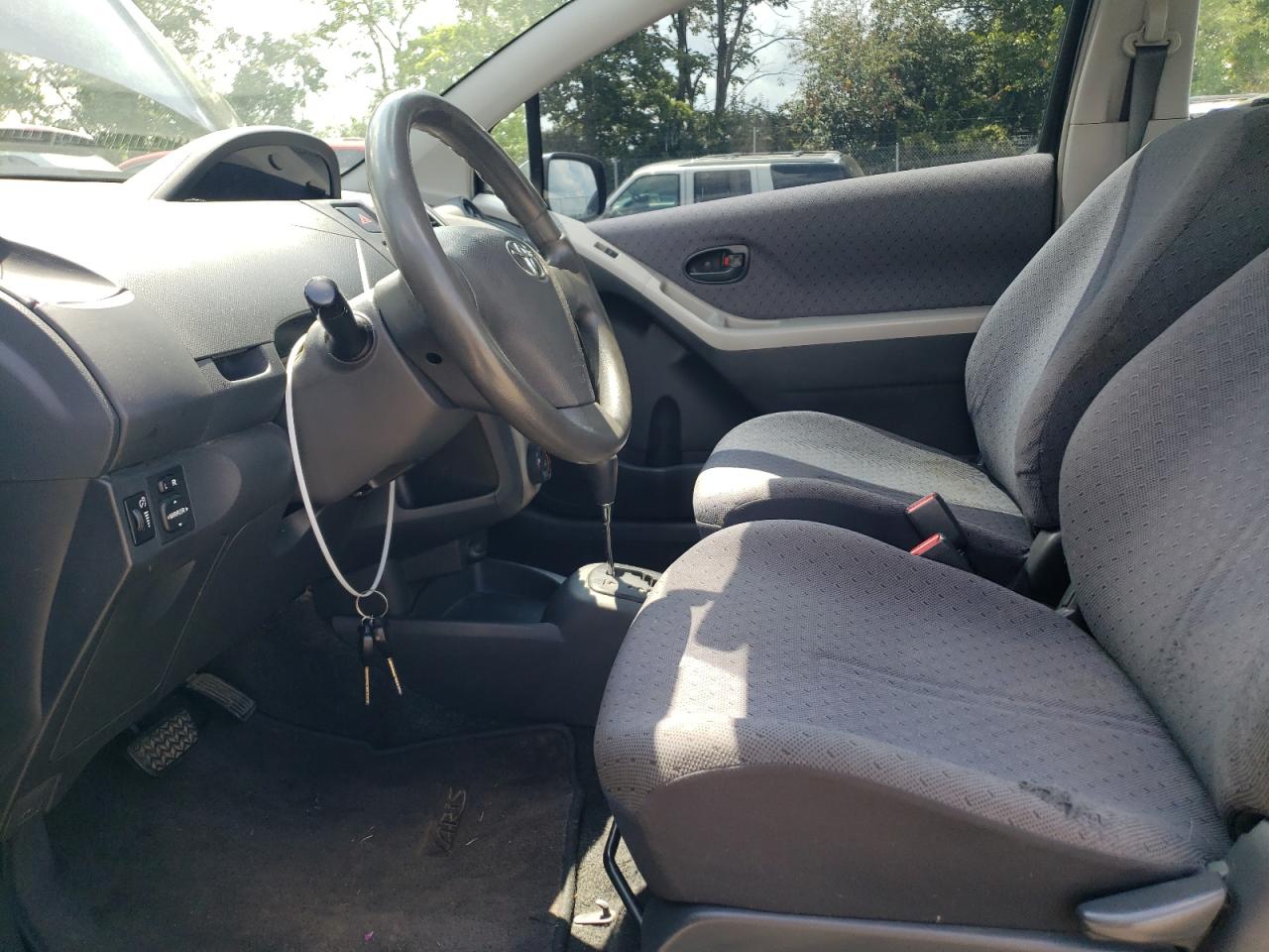 2009 Toyota Yaris VIN: JTDJT903295260863 Lot: 65018125