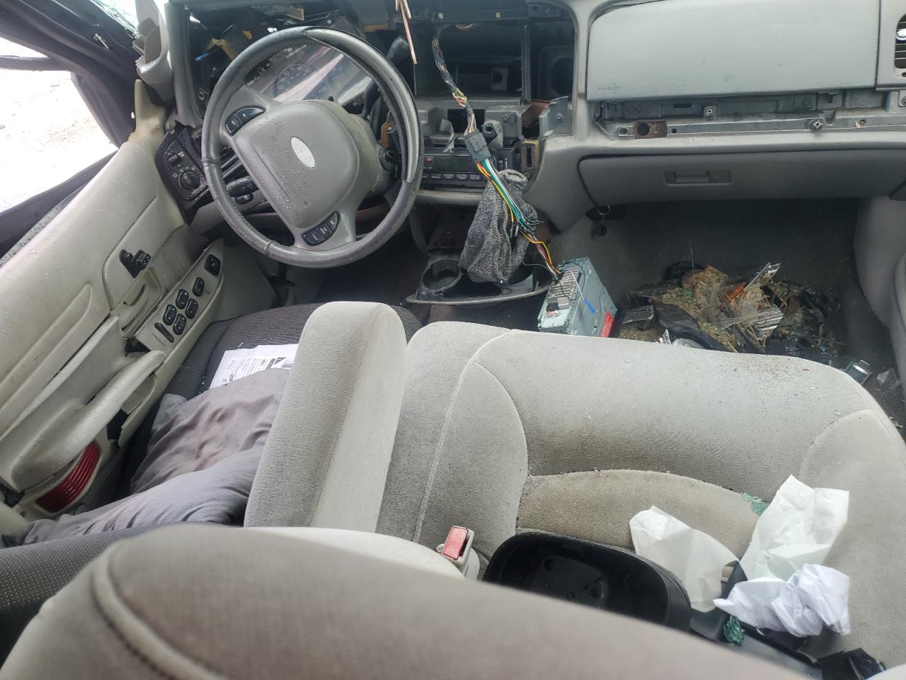 2001 Ford Crown Victoria Lx VIN: 2FAFP74W81X141792 Lot: 65143545