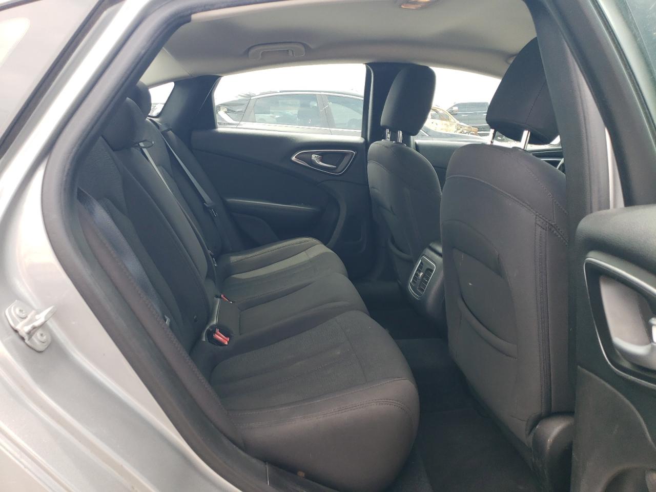 2015 Chrysler 200 Limited VIN: 1C3CCCAB4FN735103 Lot: 65362245