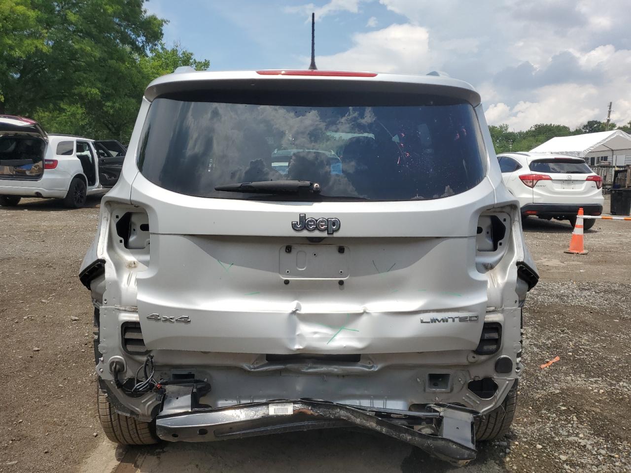 2015 Jeep Renegade Limited VIN: ZACCJBDT0FPB75329 Lot: 62853495