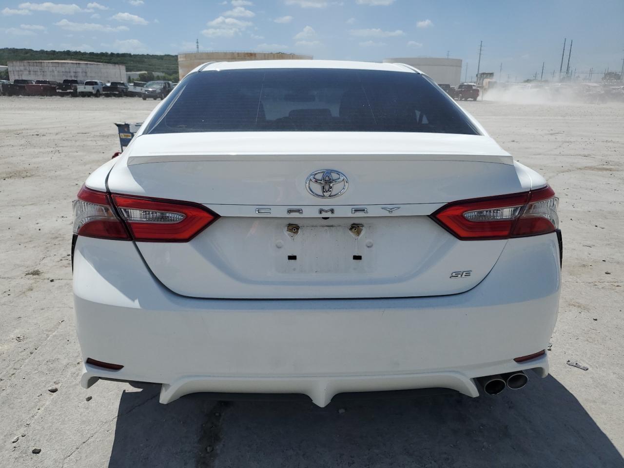 4T1B11HK7JU120336 2018 Toyota Camry L