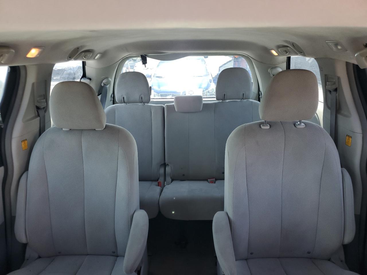 2012 Toyota Sienna Base VIN: 5TDKA3DC8CS011115 Lot: 65171135