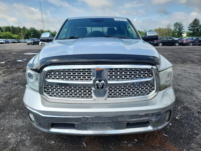 Pickups RAM 1500 2015 Srebrny