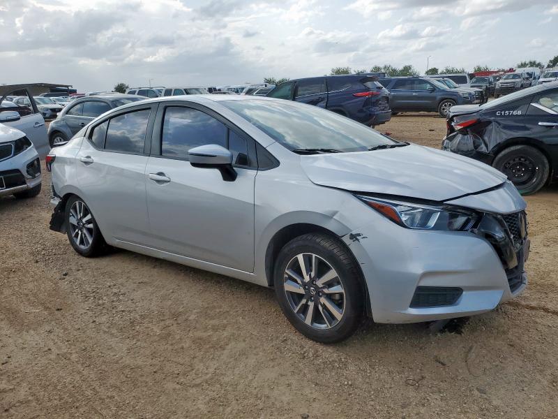  NISSAN VERSA 2020 Srebrny