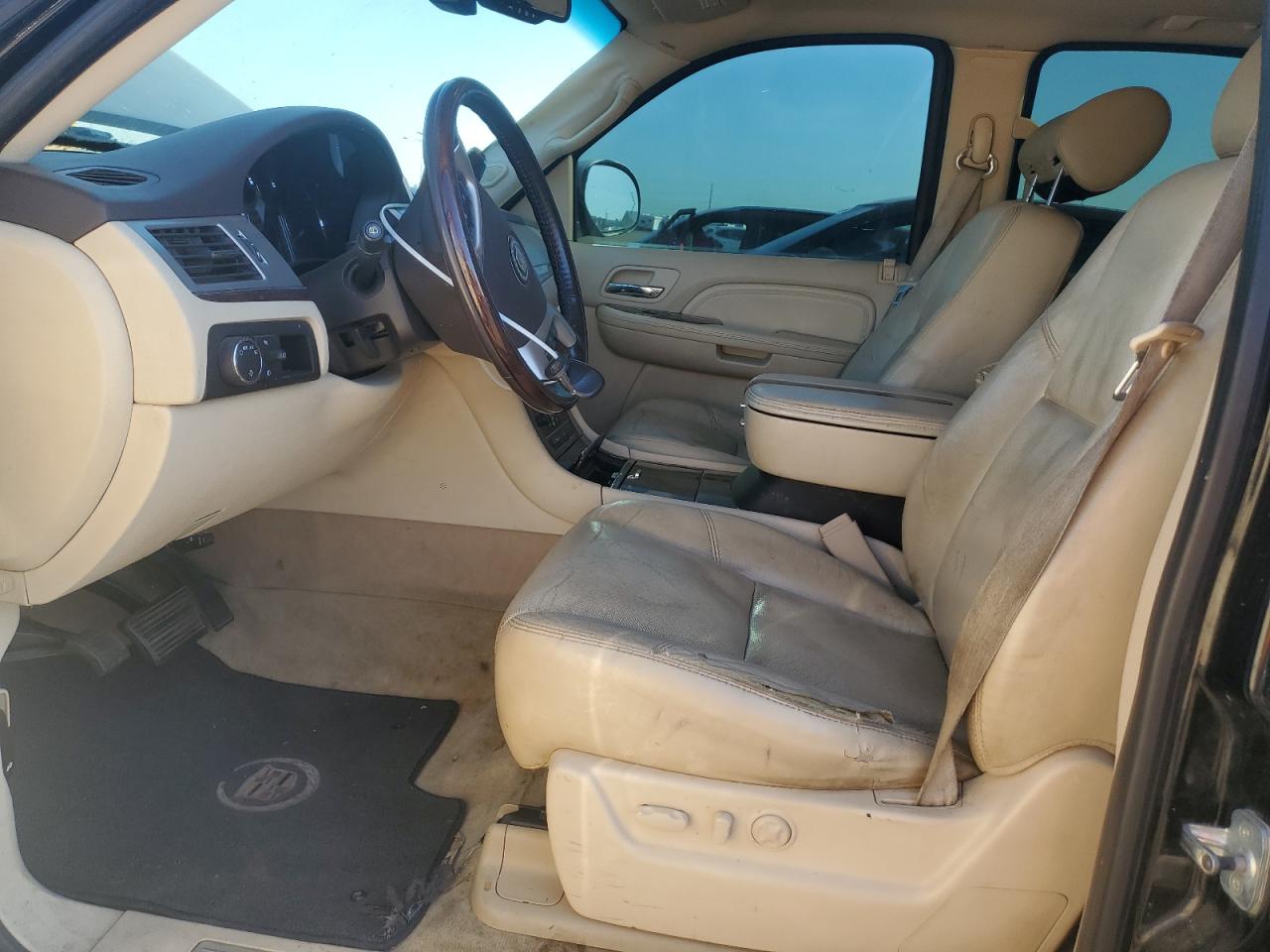 2007 Cadillac Escalade Luxury VIN: 1GYFK63807R165538 Lot: 65000245