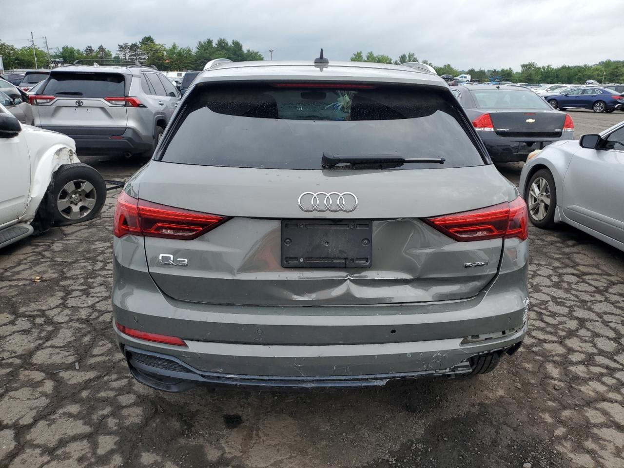 2019 Audi Q3 Premium Plus S-Line VIN: WA1EECF39K1068105 Lot: 62378405
