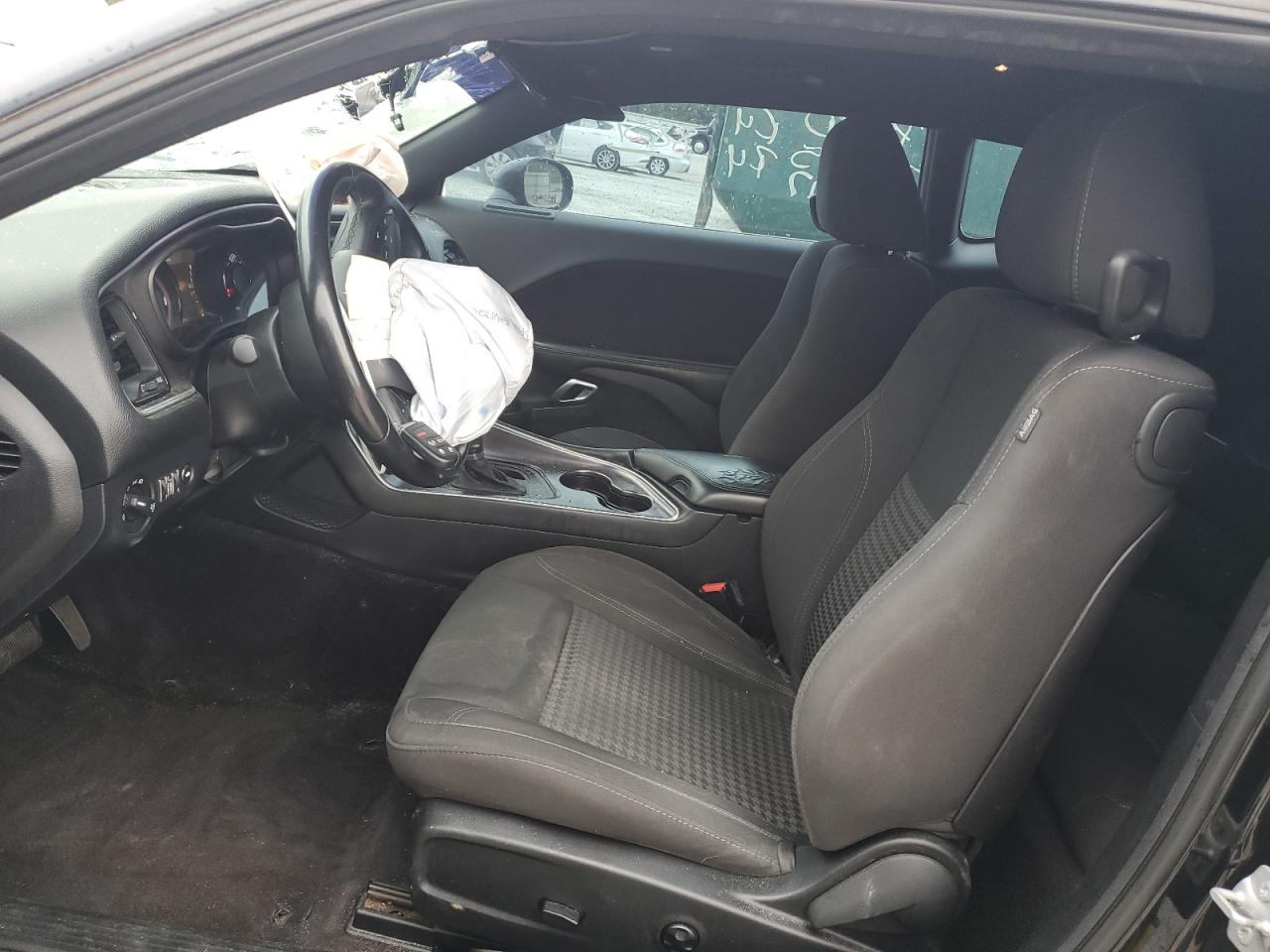 2018 Dodge Challenger Sxt VIN: 2C3CDZAG8JH118851 Lot: 66020085