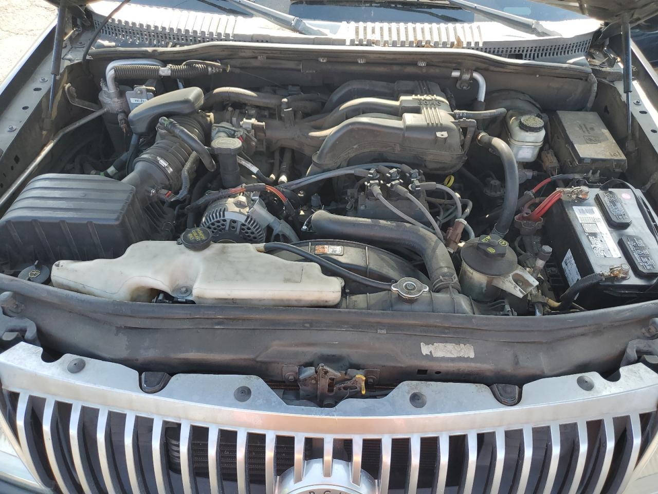 2008 Mercury Mountaineer Luxury VIN: 4M2EU37E88UJ01167 Lot: 63921145