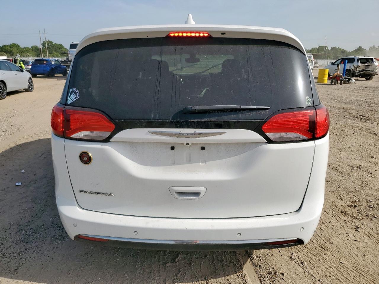 2018 Chrysler Pacifica Touring Plus VIN: 2C4RC1FG2JR122617 Lot: 63301925