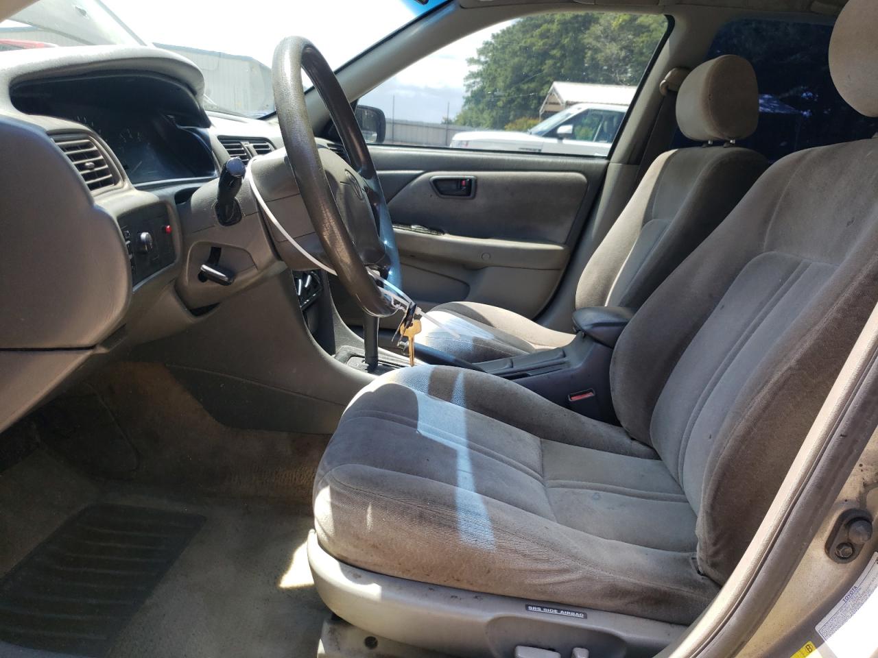 1999 Toyota Camry Le VIN: 4T1BF28K2XU085561 Lot: 64436255