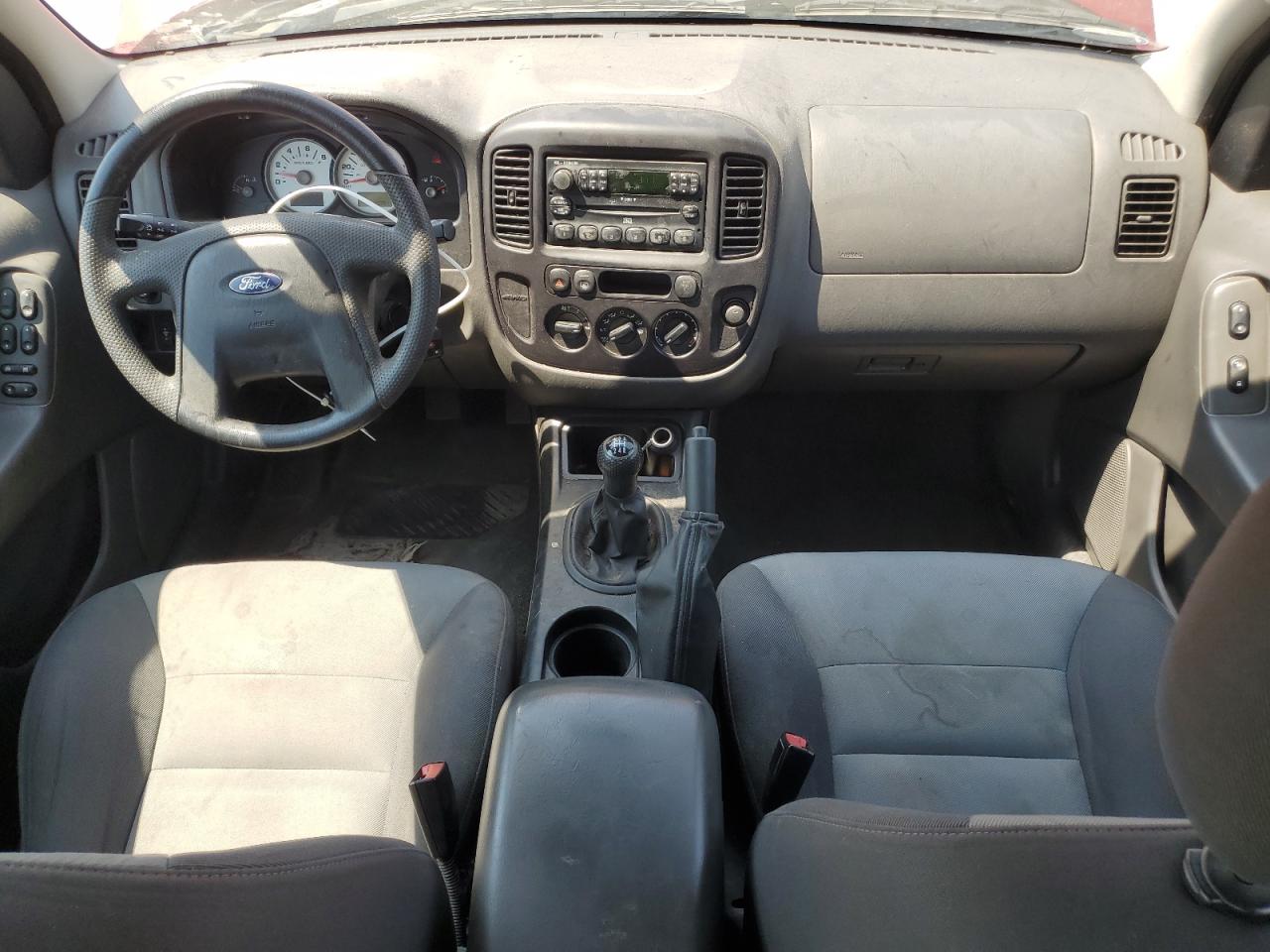 2005 Ford Escape Xls VIN: 1FMYU92Z35KB08403 Lot: 64700105