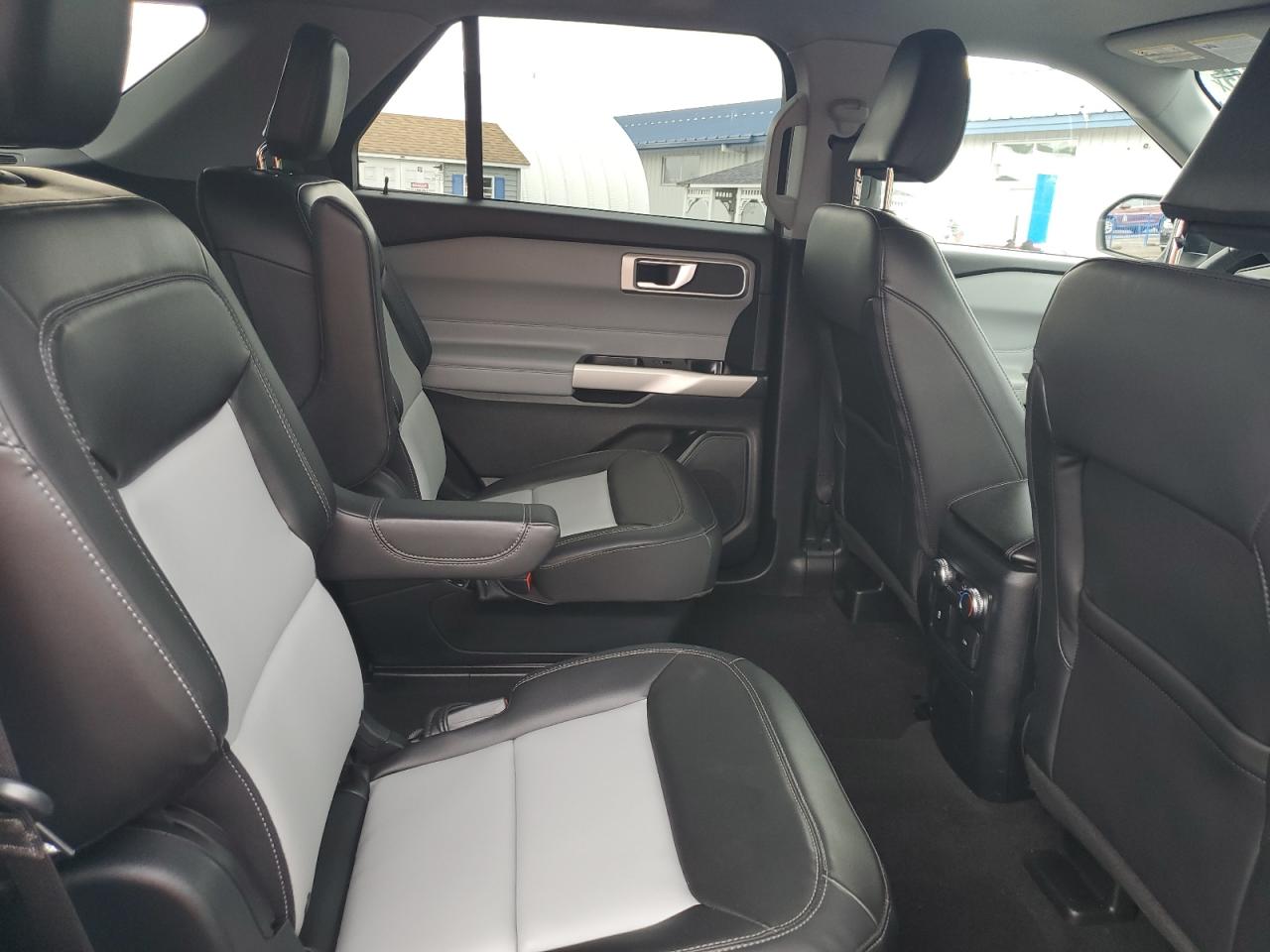 2022 Ford Explorer Xlt VIN: 1FMSK8DH3NGA22327 Lot: 63507645