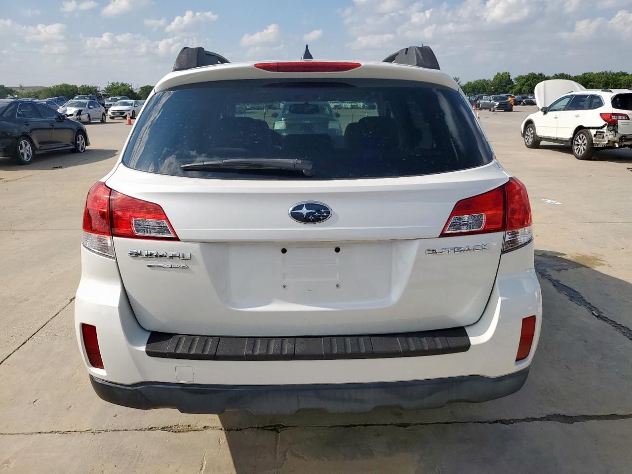 2014 Subaru Outback 2.5I Premium VIN: 4S4BRCCC2E3203690 Lot: 64846375