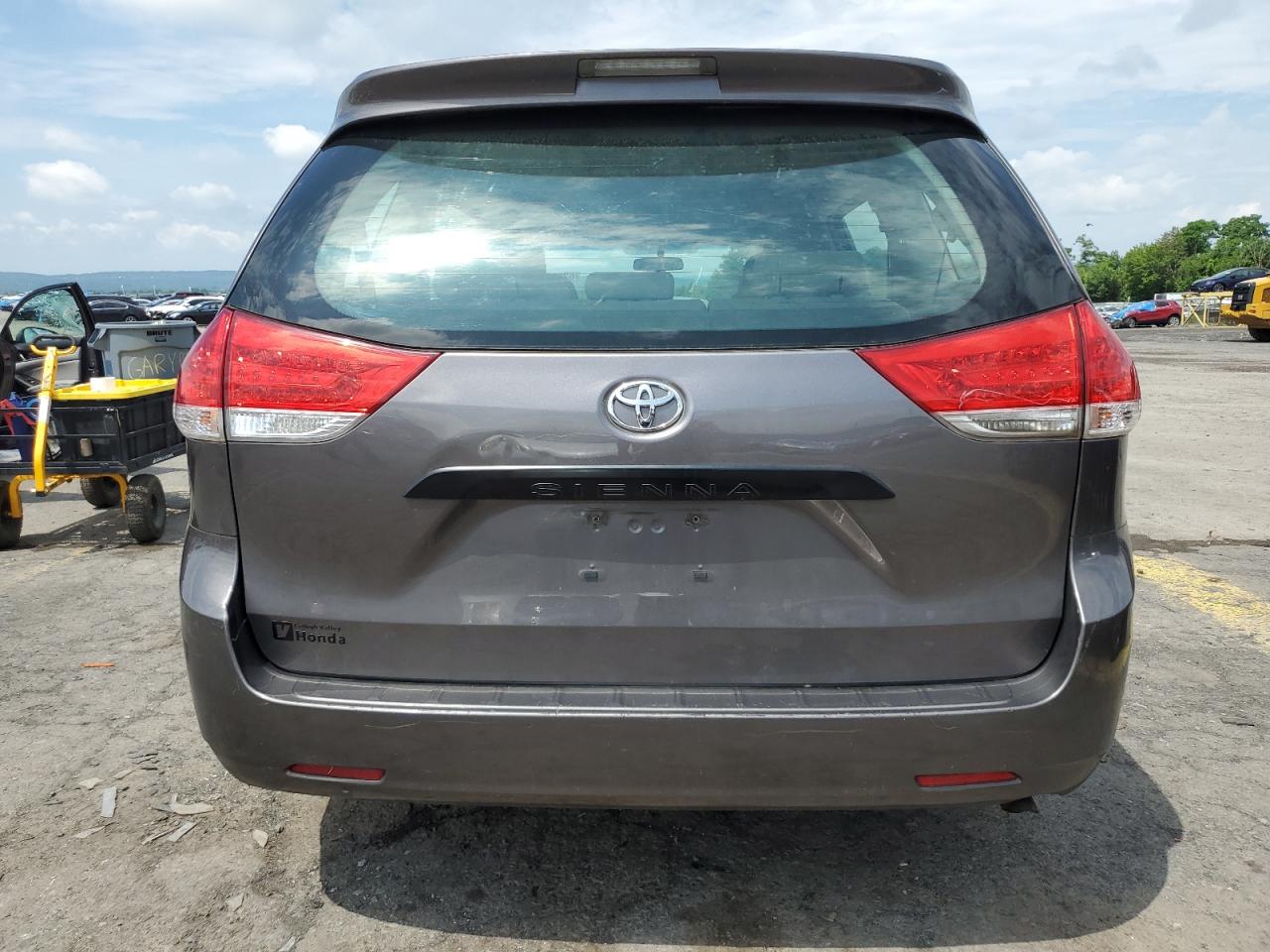 2012 Toyota Sienna VIN: 5TDZK3DCXCS198708 Lot: 62806745