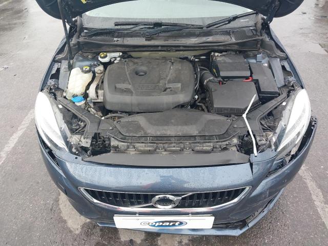 2018 VOLVO V40 MOMENT