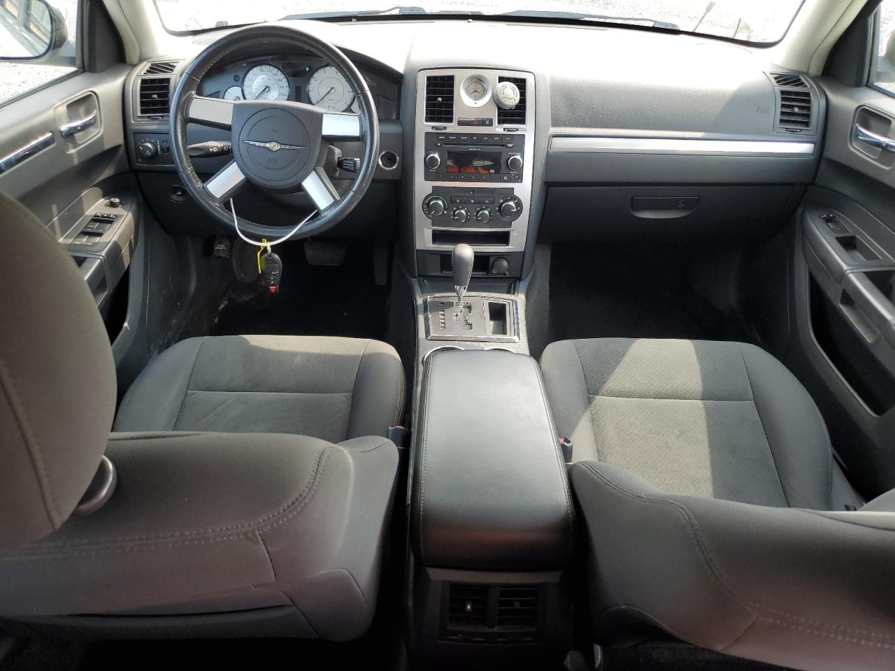 2010 Chrysler 300 Touring VIN: 2C3CA5CVXAH120520 Lot: 65020295