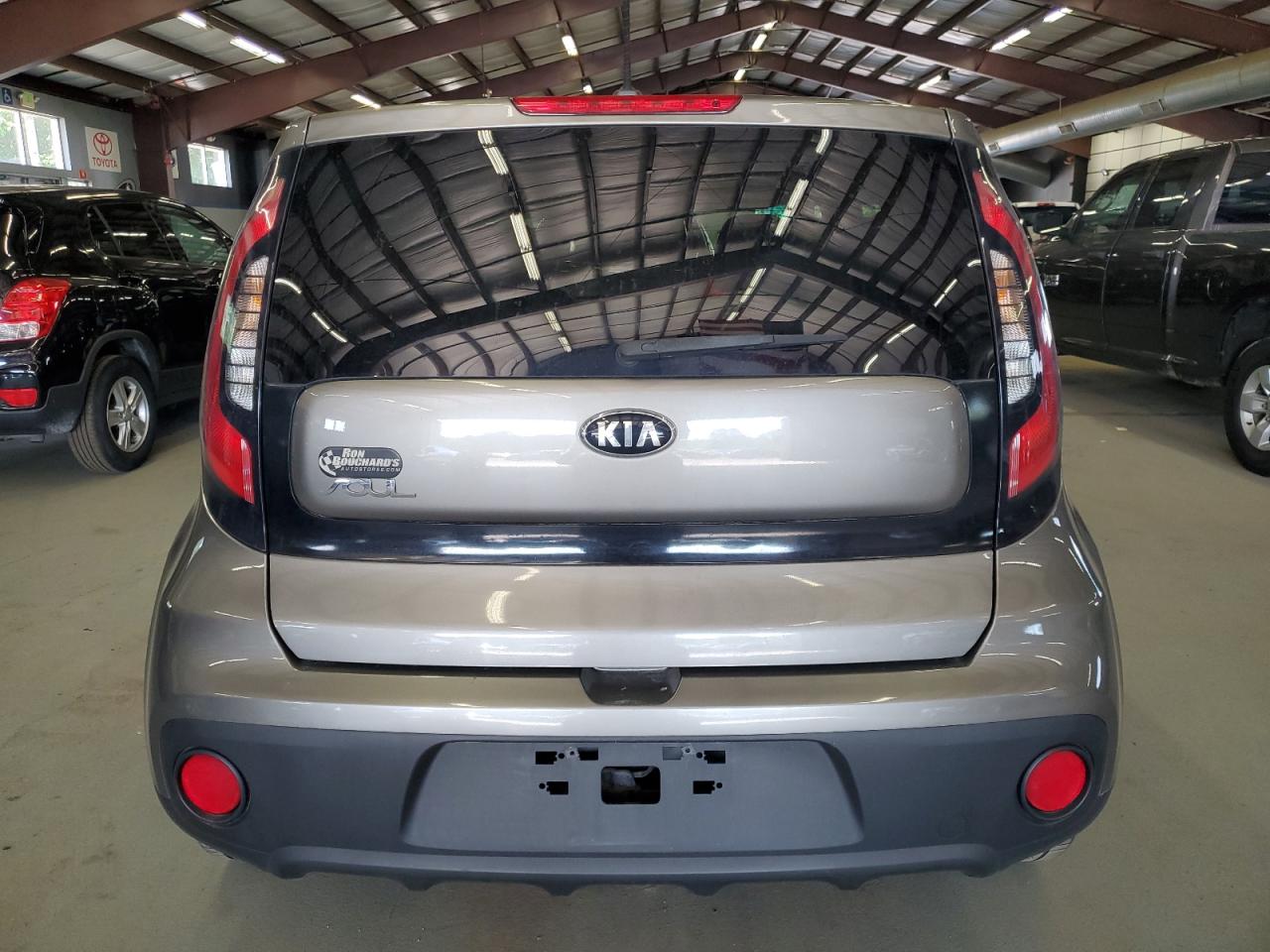 2018 Kia Soul VIN: KNDJN2A29J7565826 Lot: 63460335