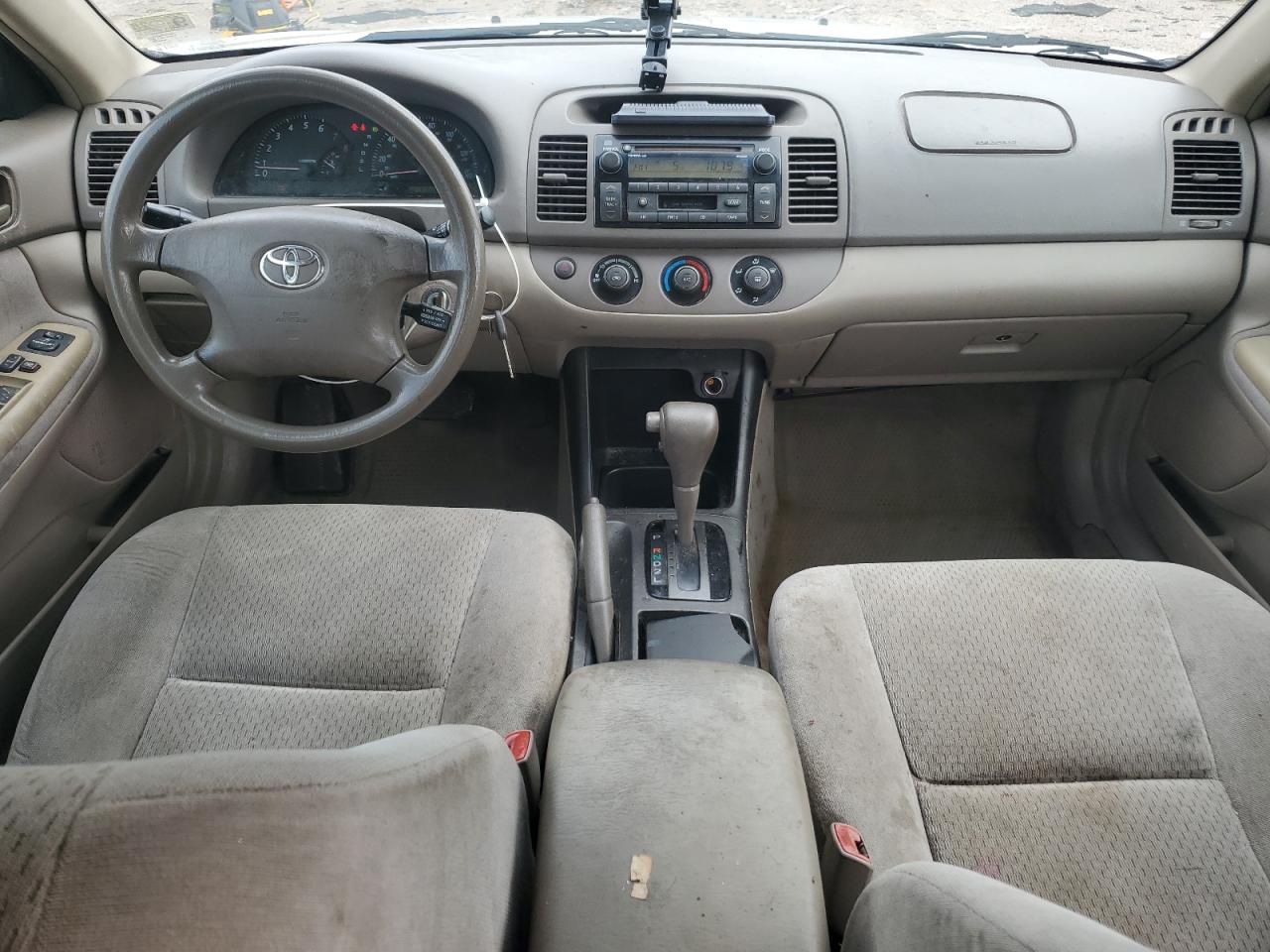 2004 Toyota Camry Le VIN: 4T1BE32K94U877252 Lot: 64211125