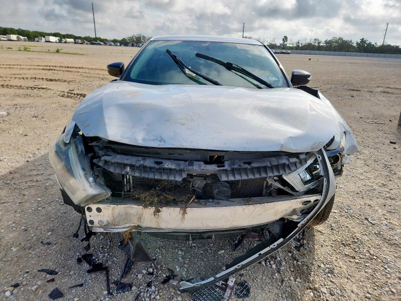  NISSAN MAXIMA 2017 Silver