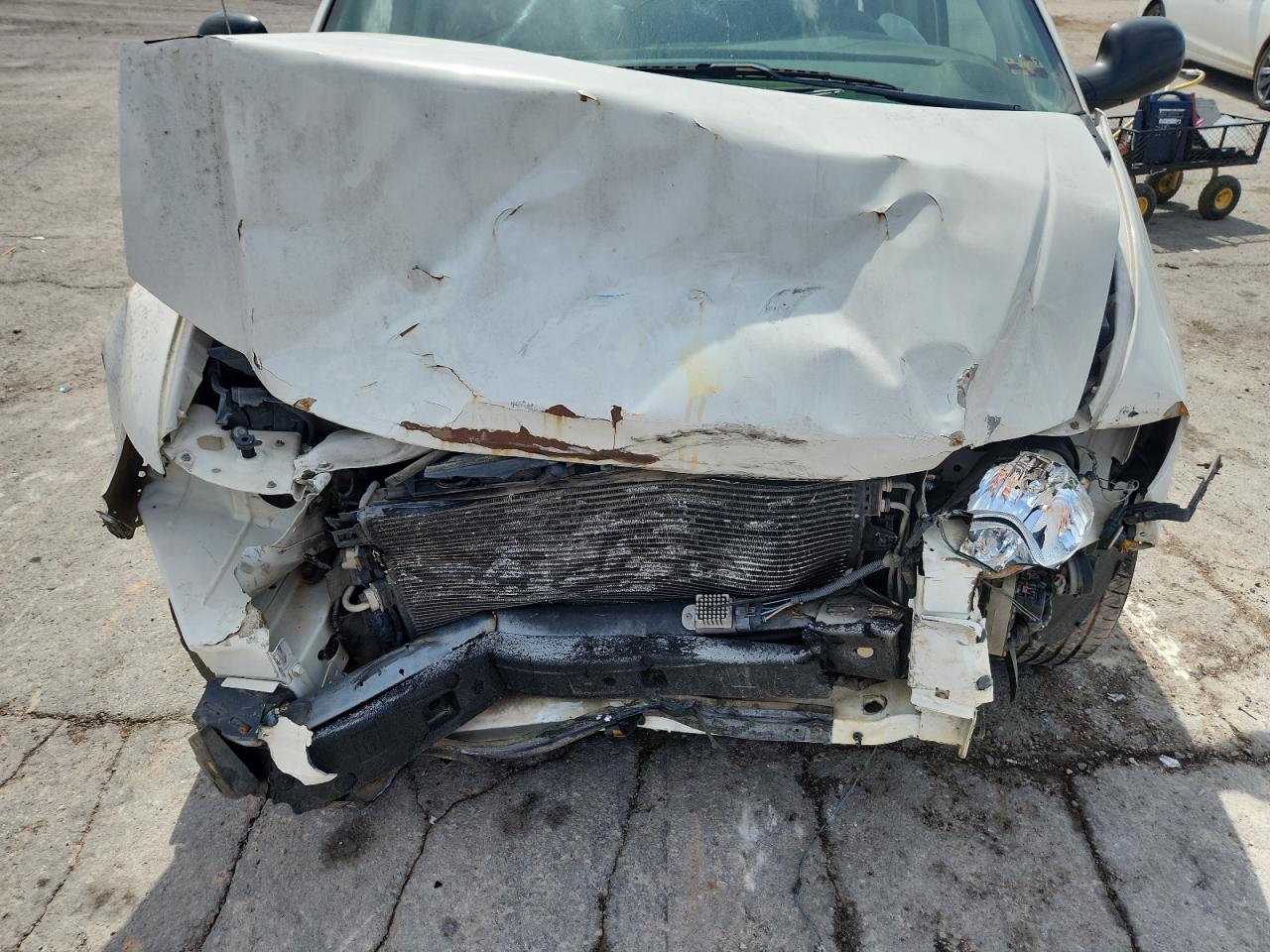 2005 Chrysler Town & Country VIN: 1C4GP45R05B438229 Lot: 64228935