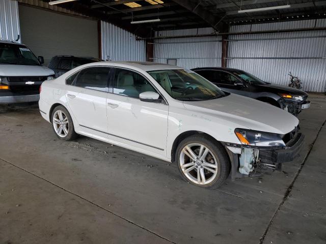  VOLKSWAGEN PASSAT 2015 Белы