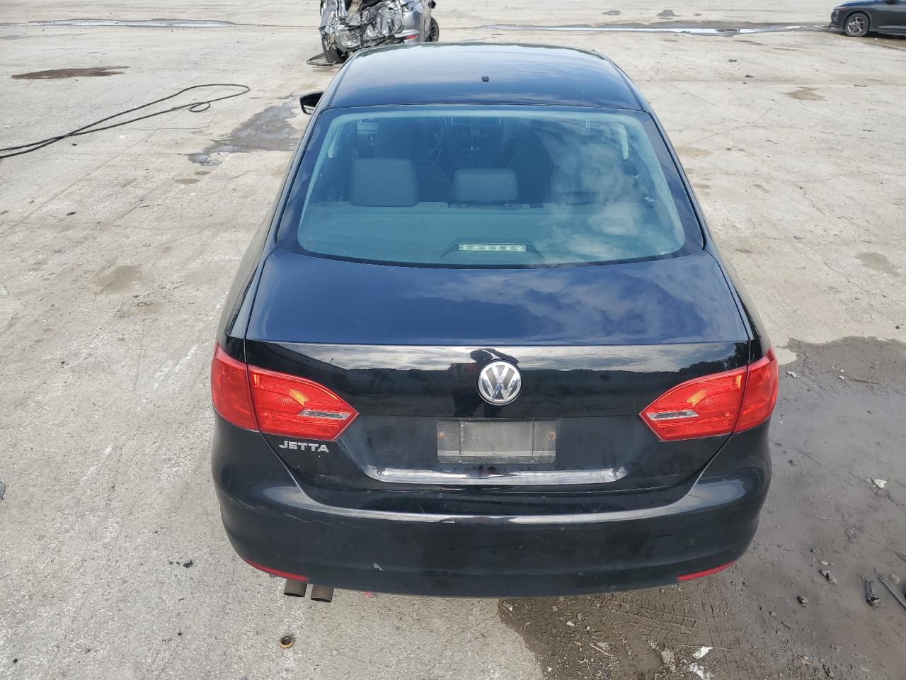 2013 Volkswagen Jetta Base VIN: 3VW2K7AJ2DM298182 Lot: 65330295