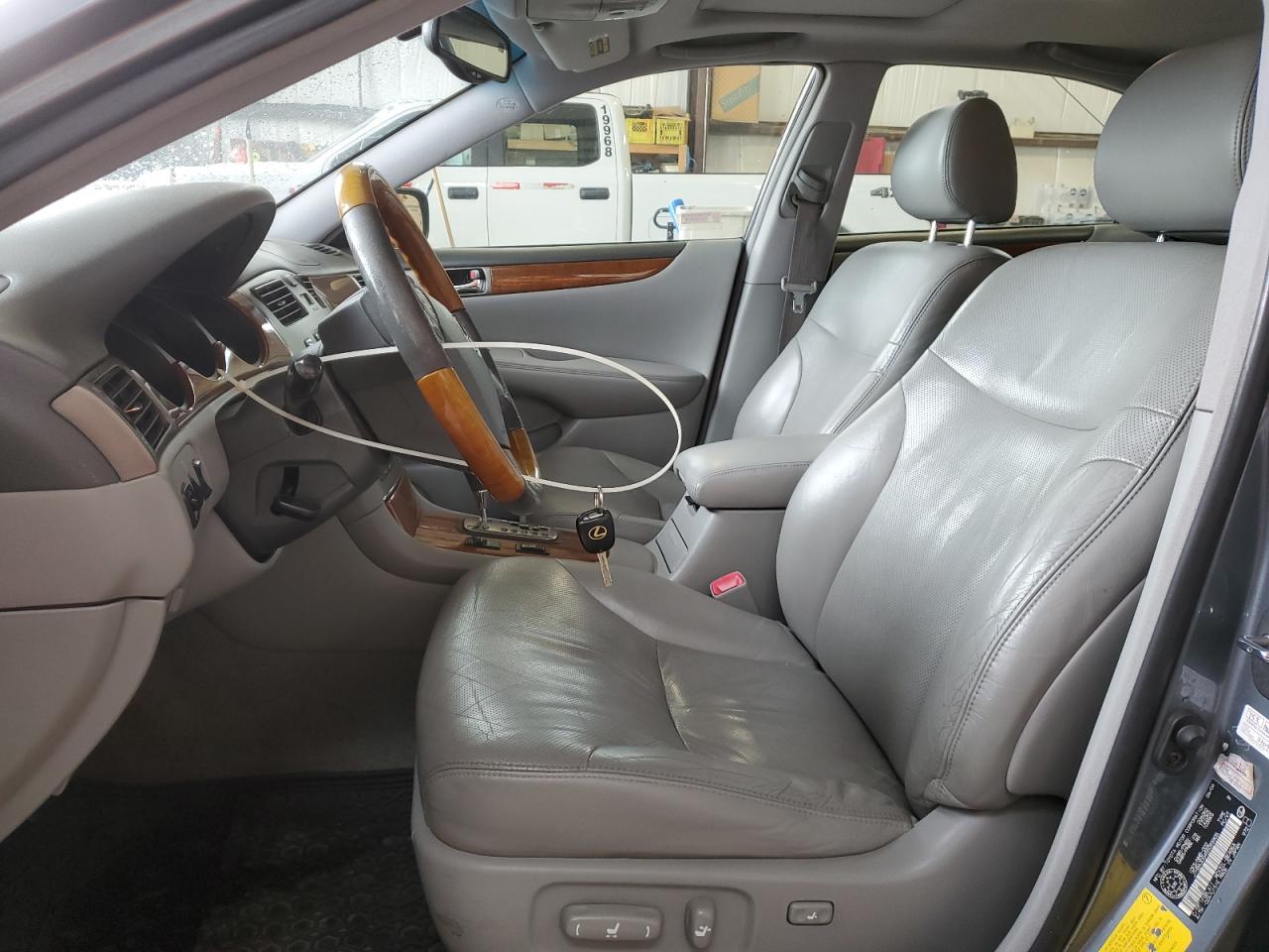 2005 Lexus Es 330 VIN: JTHBA30G455055905 Lot: 65884075