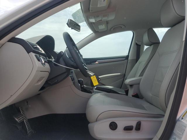  VOLKSWAGEN PASSAT 2017 Silver