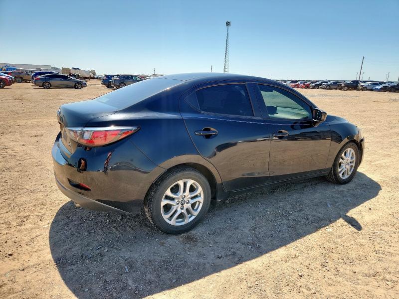  TOYOTA YARIS 2017 Czarny